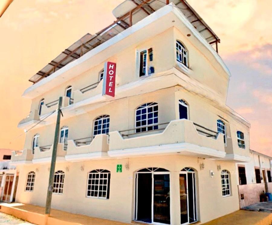 Hotel Baroni 普罗格雷索 外观 照片
