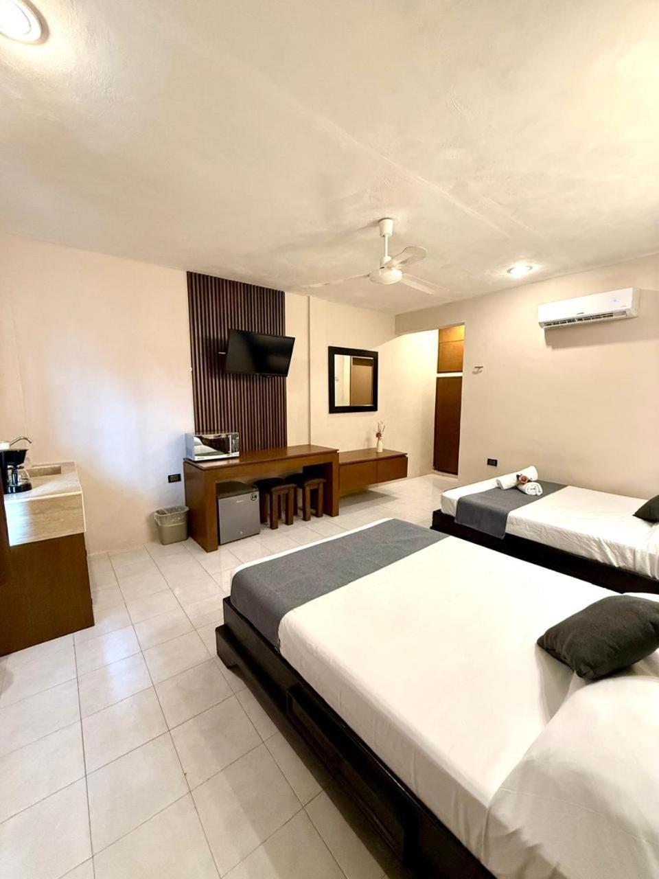 Hotel Baroni 普罗格雷索 外观 照片